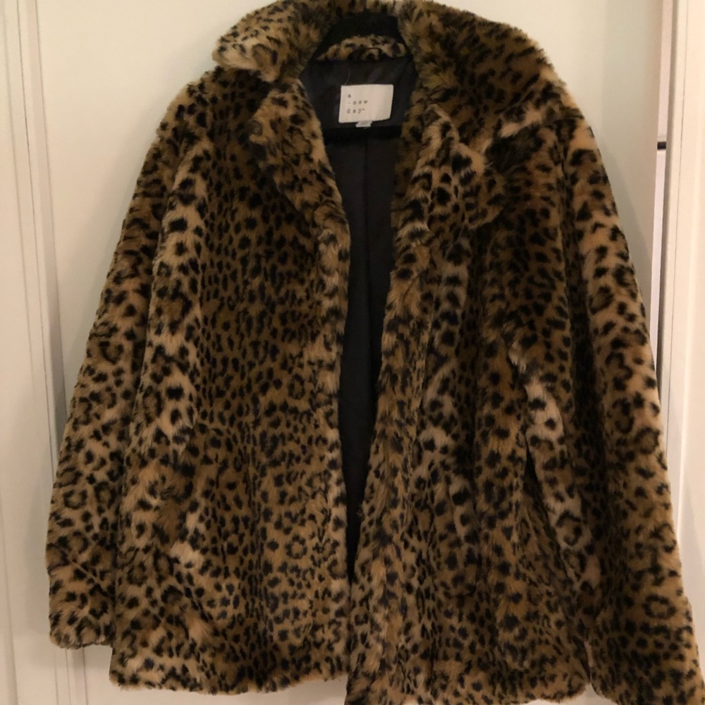 Oversized leopard fur jacket